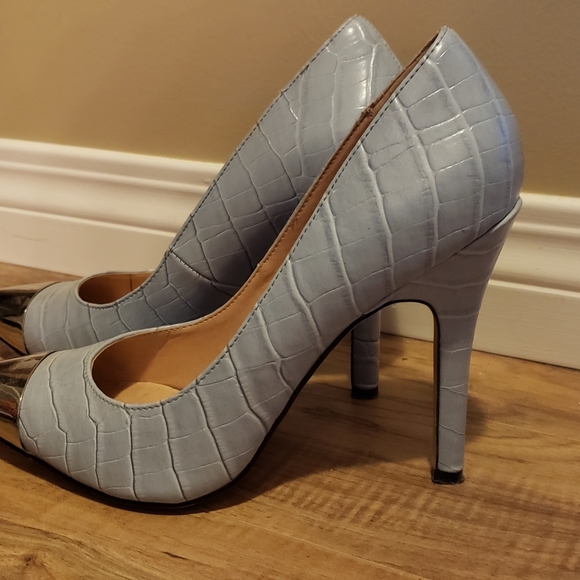Light blue heels - ALL my closet is OBO to go!!!! - Picture 2 of 2